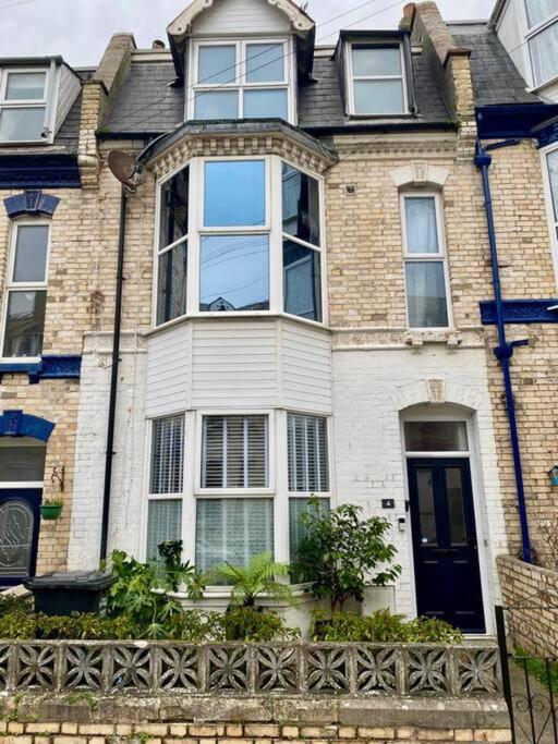 Chic Townhouse Near Tunnels Beaches Ilfracombe Extérieur photo