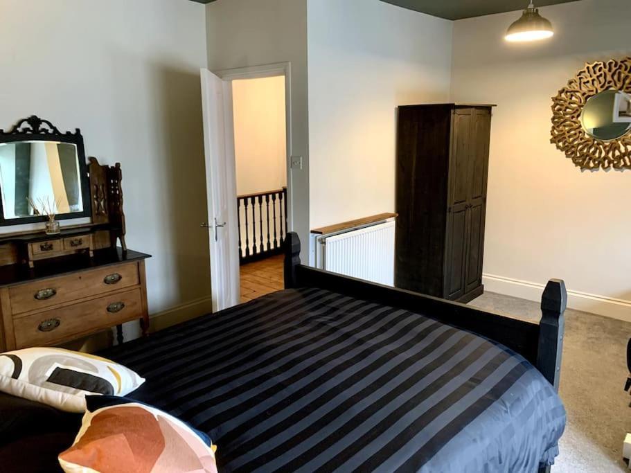 Chic Townhouse Near Tunnels Beaches Ilfracombe Extérieur photo