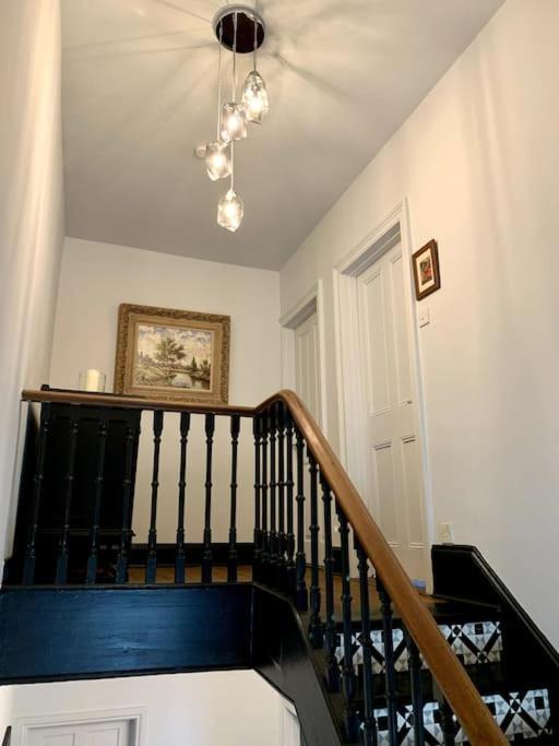 Chic Townhouse Near Tunnels Beaches Ilfracombe Extérieur photo