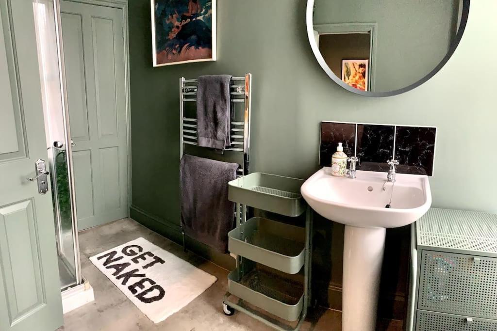Chic Townhouse Near Tunnels Beaches Ilfracombe Extérieur photo