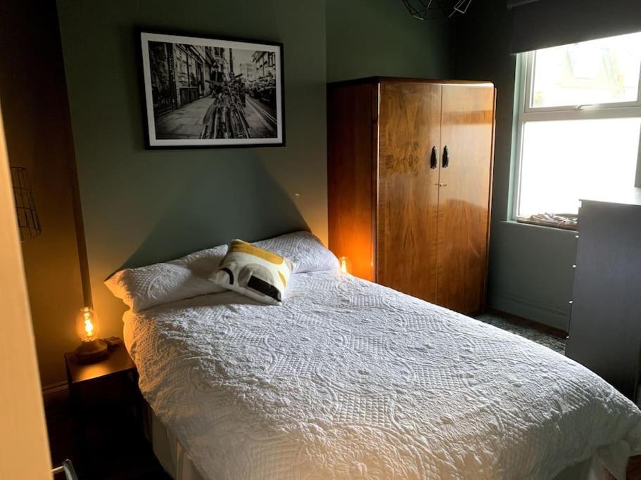 Chic Townhouse Near Tunnels Beaches Ilfracombe Extérieur photo