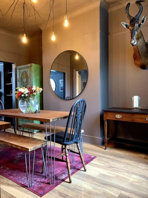 Chic Townhouse Near Tunnels Beaches Ilfracombe Extérieur photo
