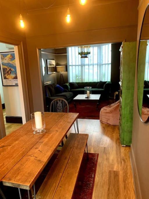 Chic Townhouse Near Tunnels Beaches Ilfracombe Extérieur photo