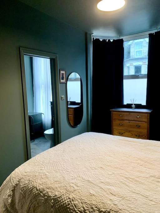 Chic Townhouse Near Tunnels Beaches Ilfracombe Extérieur photo