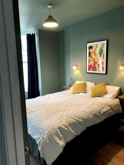 Chic Townhouse Near Tunnels Beaches Ilfracombe Extérieur photo