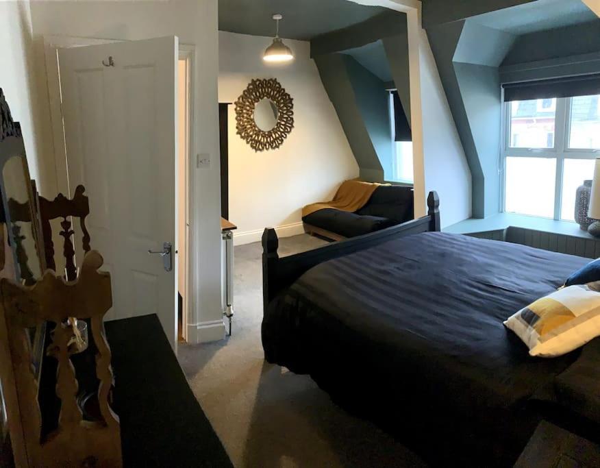 Chic Townhouse Near Tunnels Beaches Ilfracombe Extérieur photo